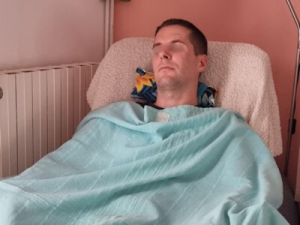 homme relaxé